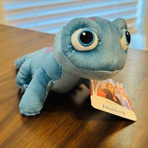 Disney Store - Frozen 2 Bruni Plush, Elsa's Sidekick, Brand New with Tags!